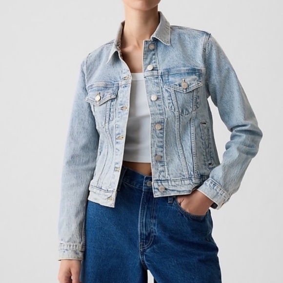 GAP Jackets & Blazers - Gap Icon Jacket with Washwell in Light Wash
